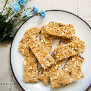 Peanut Butter Pretzel Granola Bar Square